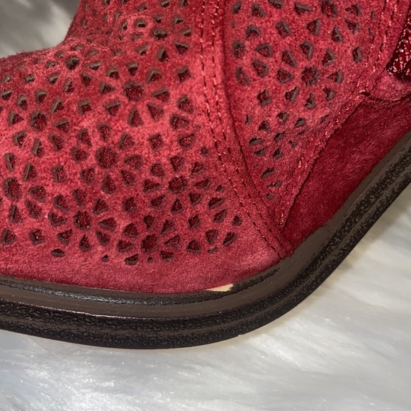 Vince Camuto| Klova Merlot Red Suede Block‎ Heels - Picture 5 of 14